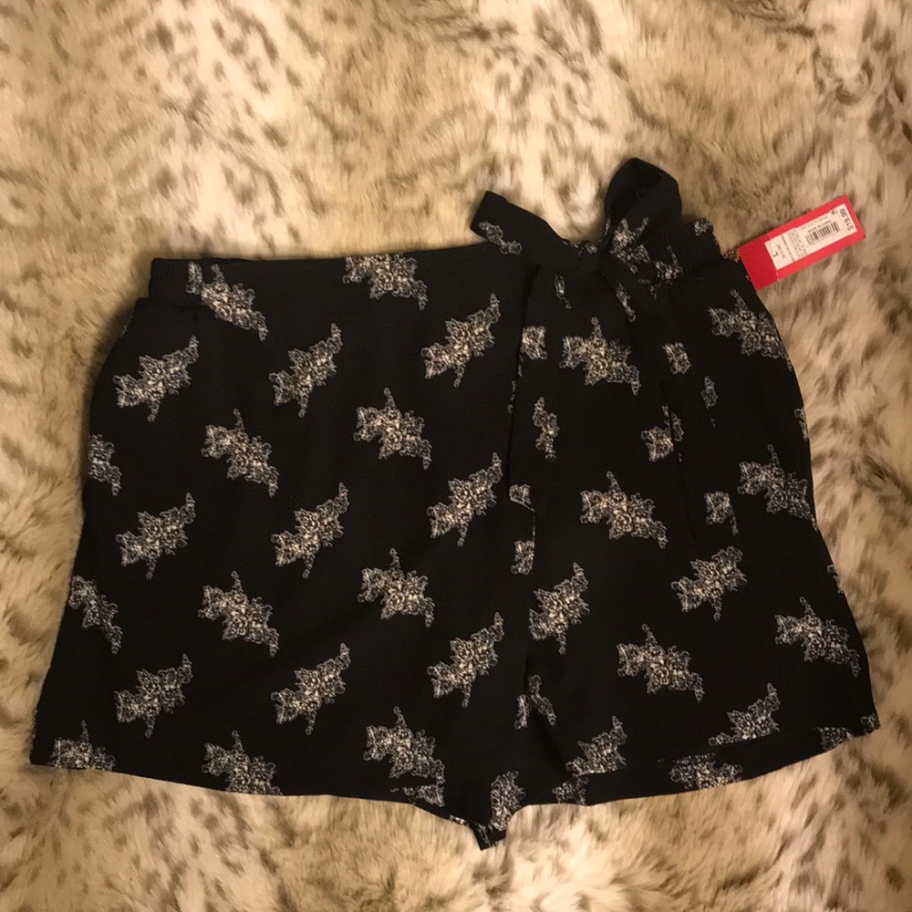 Xhilaration Skort